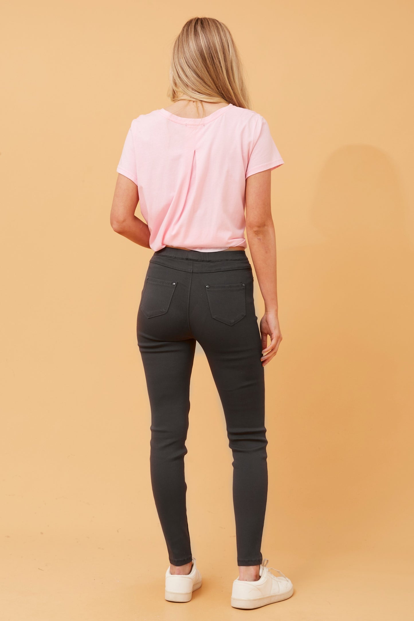 Sally Stretchable Skinny Pants Charcoal P502564