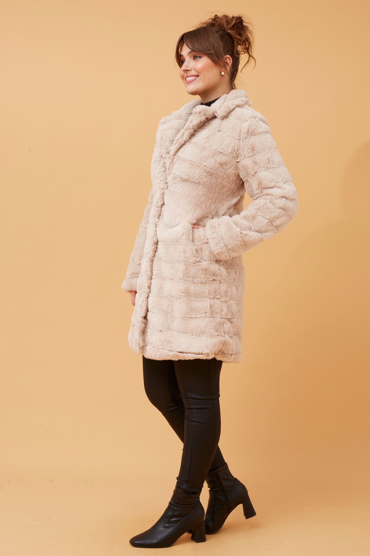 Sanna Faux Fur Coat - Beige