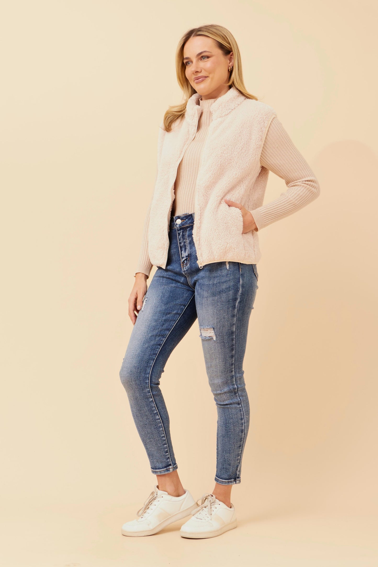 Chiara Faux Fur V524412 Ivory