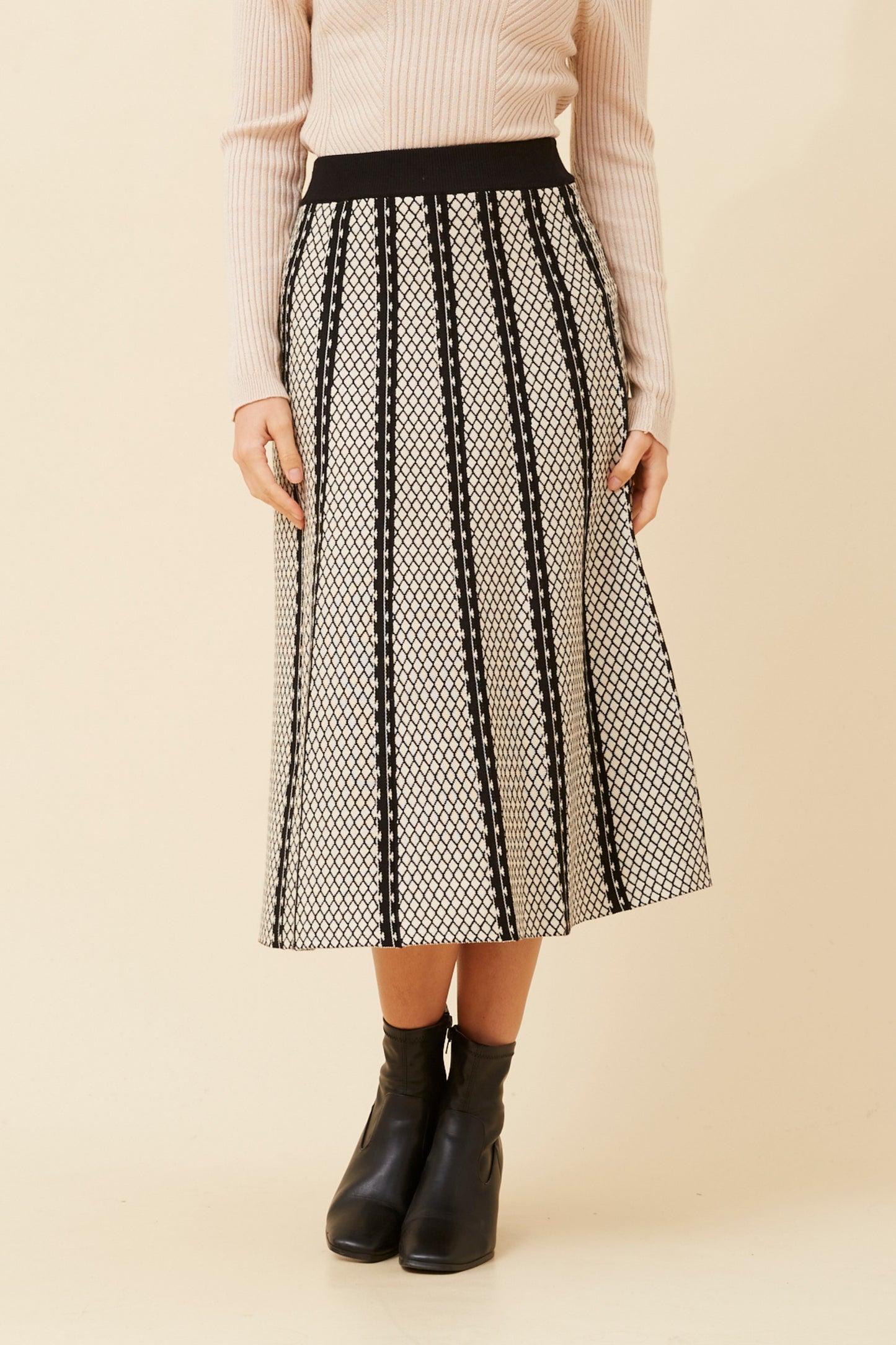 Vesi Jacquard Patter Knit Skirt KS523159