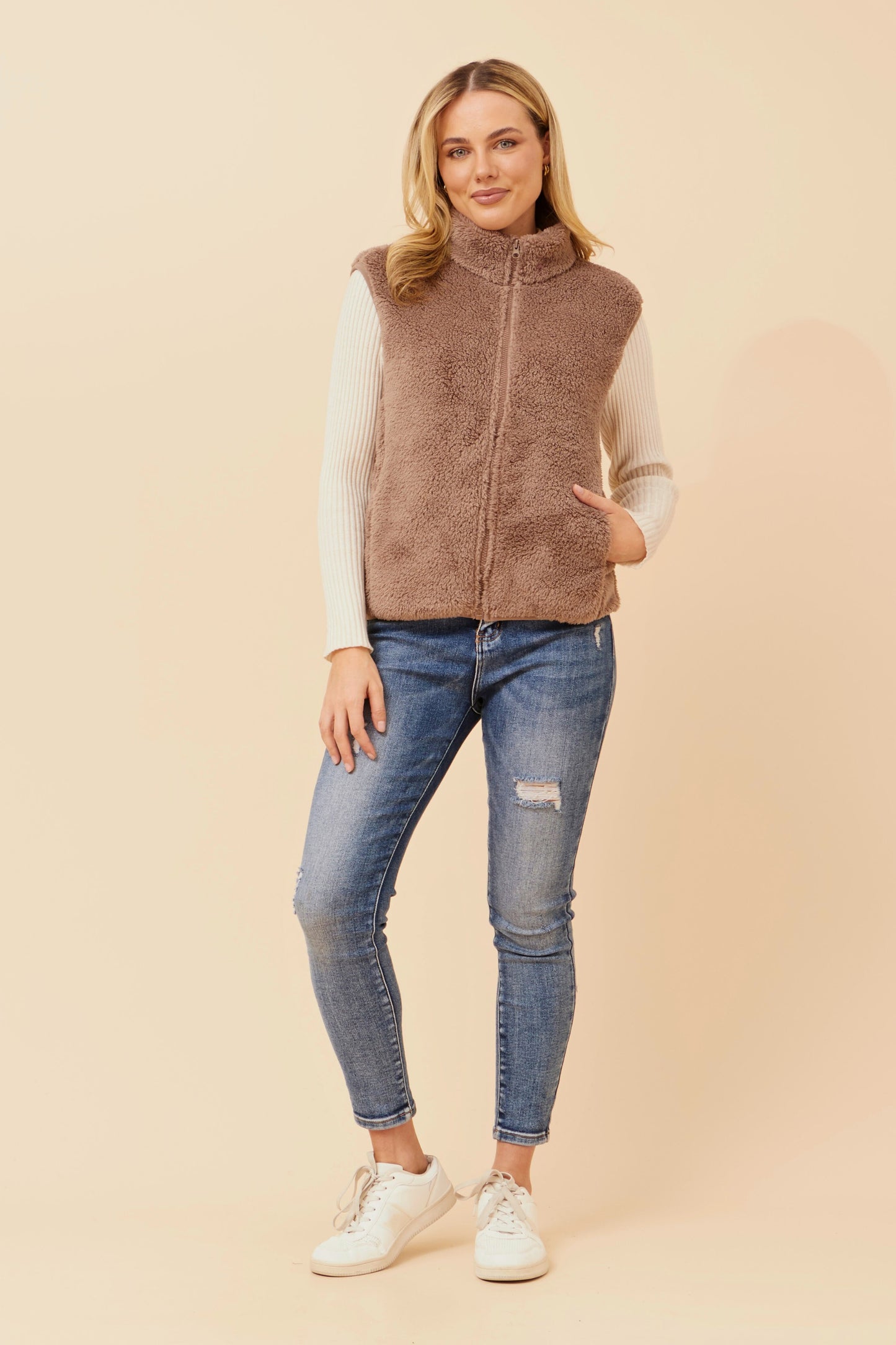 Chiara Faux Fur V524412 Mocha