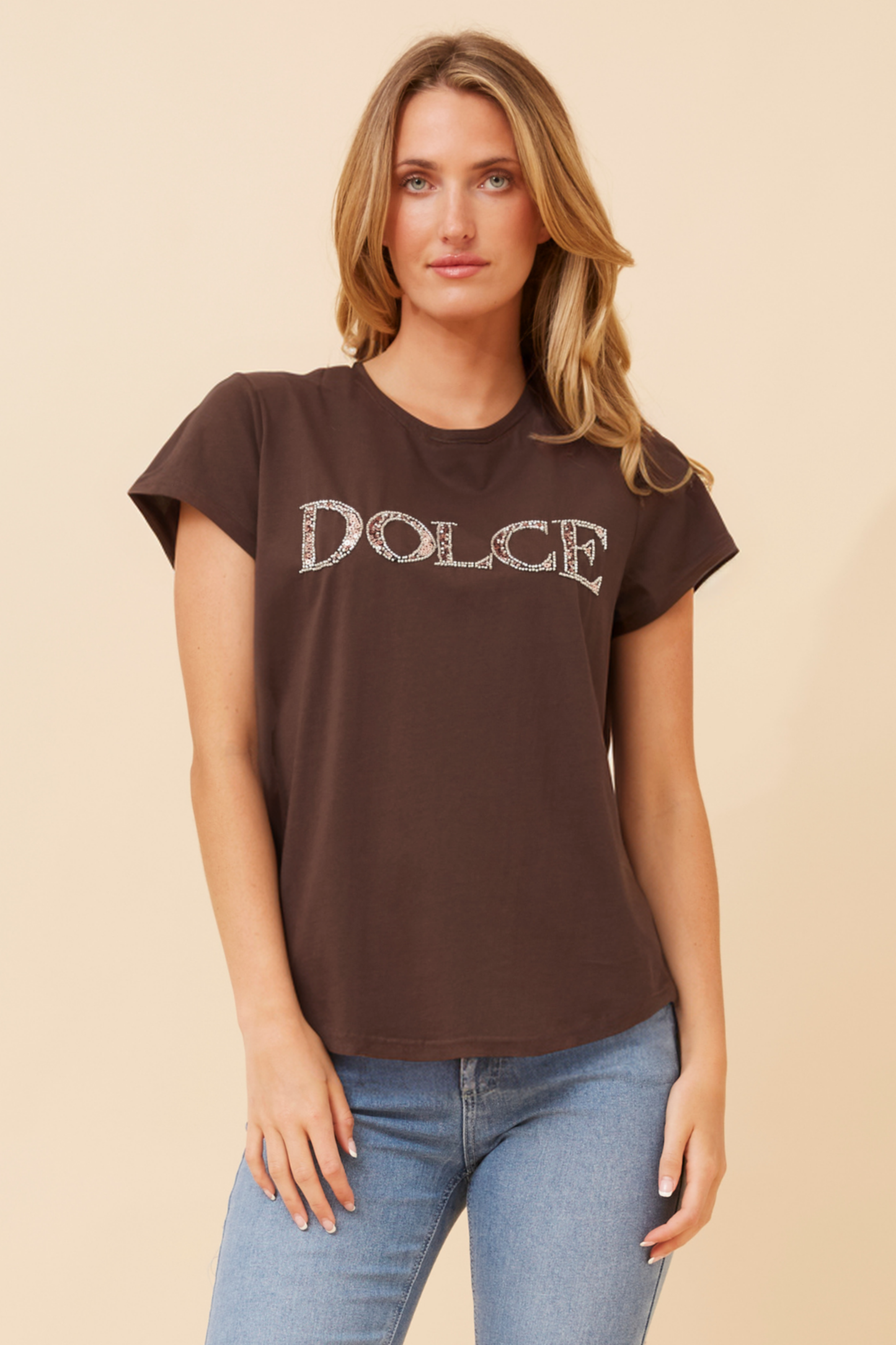 Dolce Graphic T-Shirt T522978 Chocolate