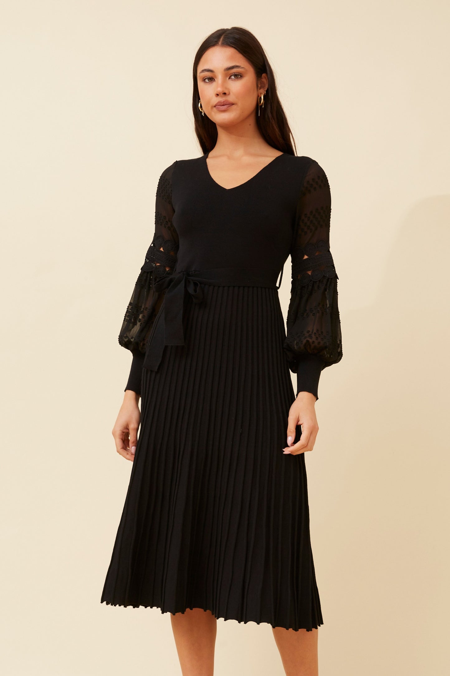 Tiggie Pleated Knit Dress KD523570