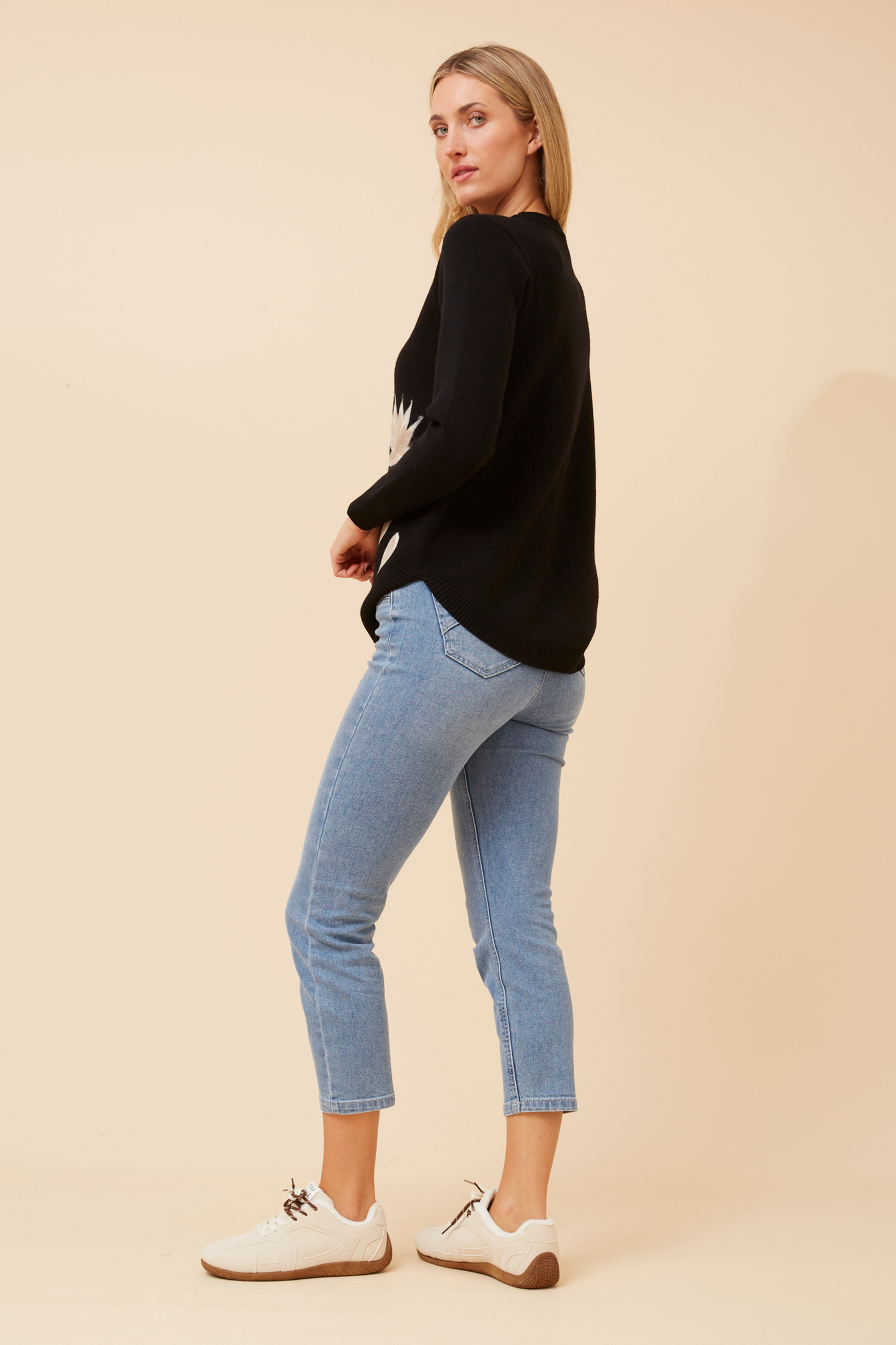 Evania Floral Knit Embroidery KP526084 Black