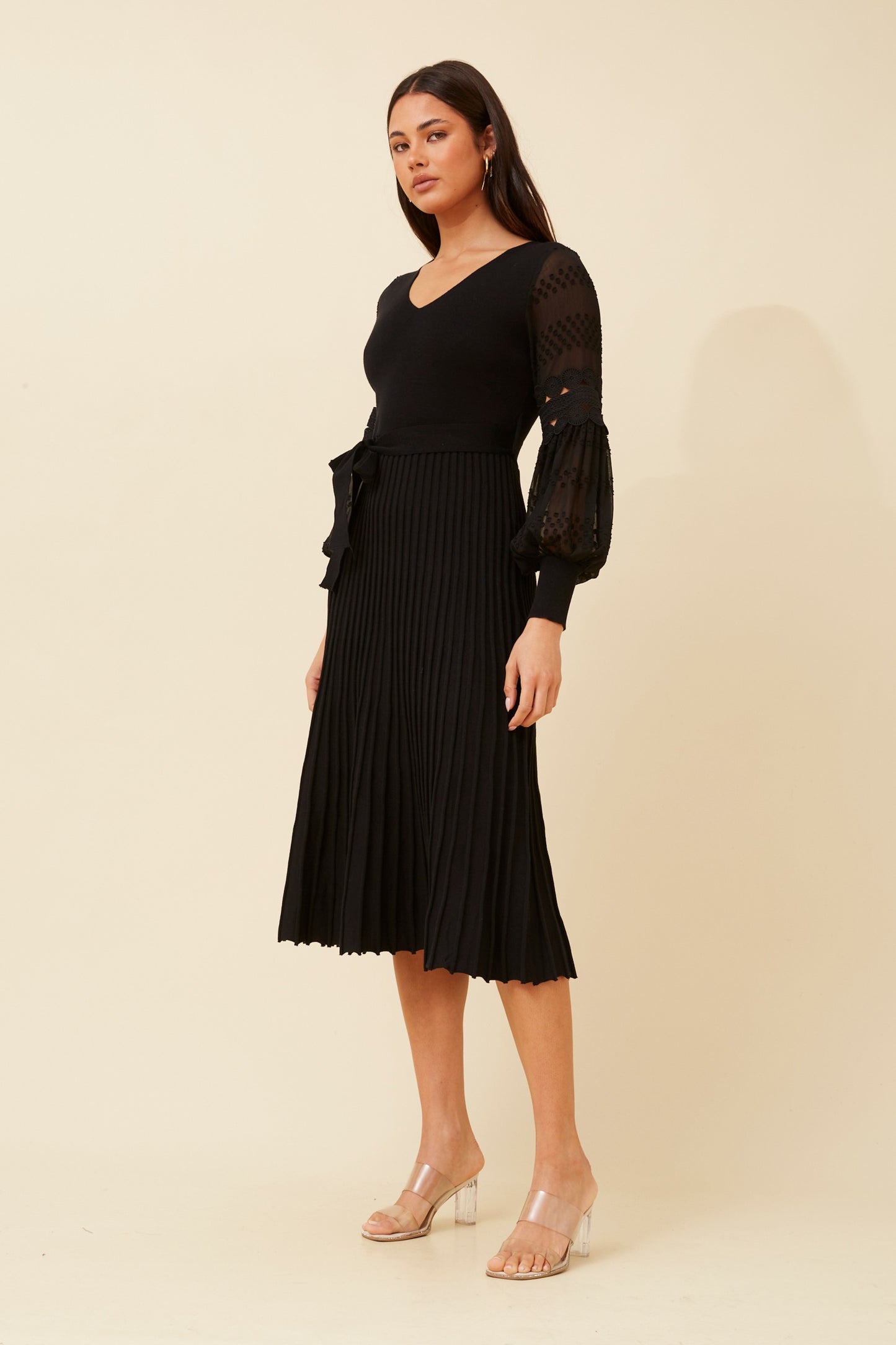 Tiggie Pleated Knit Dress KD523570