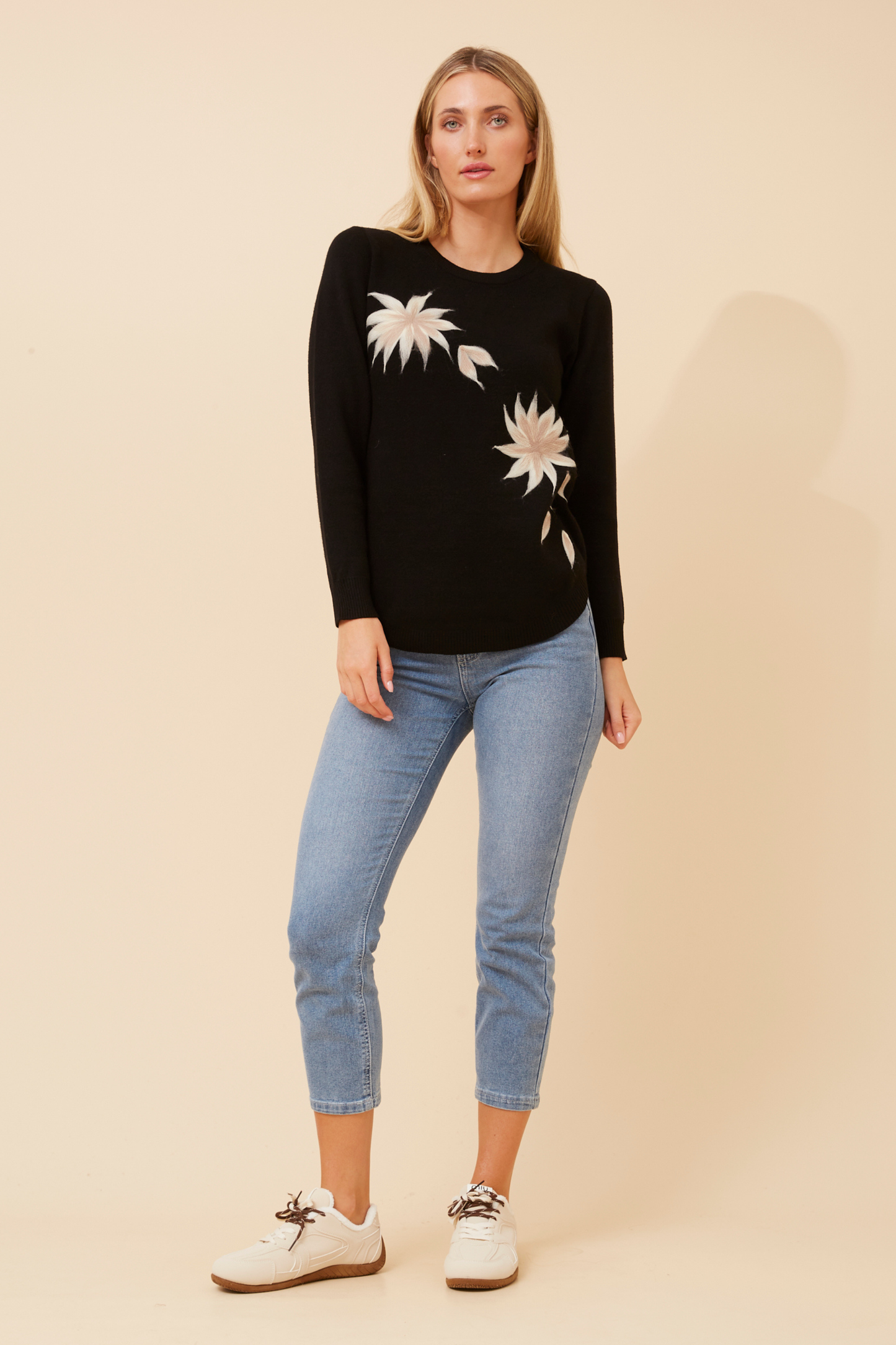 Evania Floral Knit Embroidery KP526084 Black