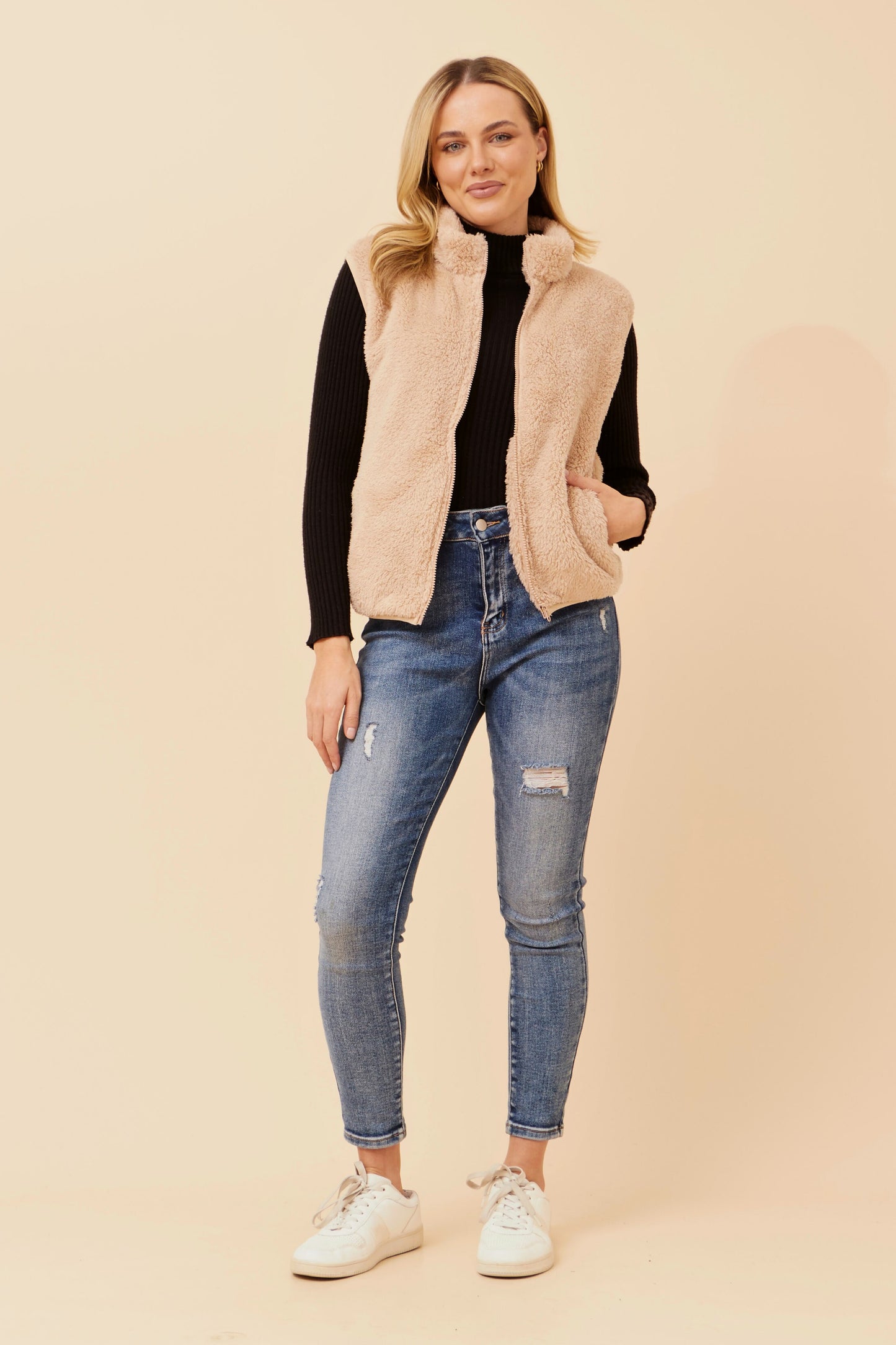 Chiara Faux Fur V524412 Beige