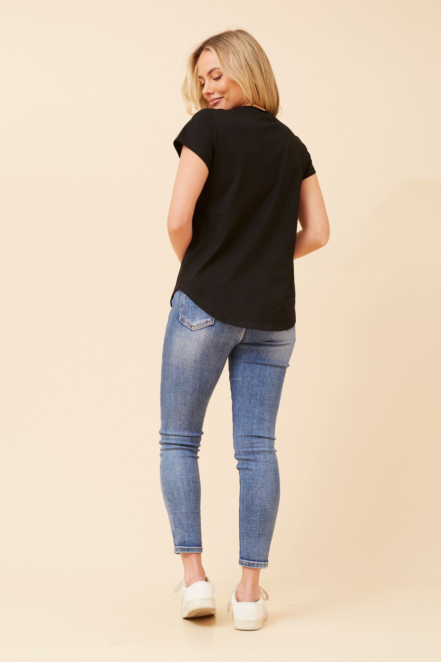 Dolce Graphic T-Shirt T522978 Black