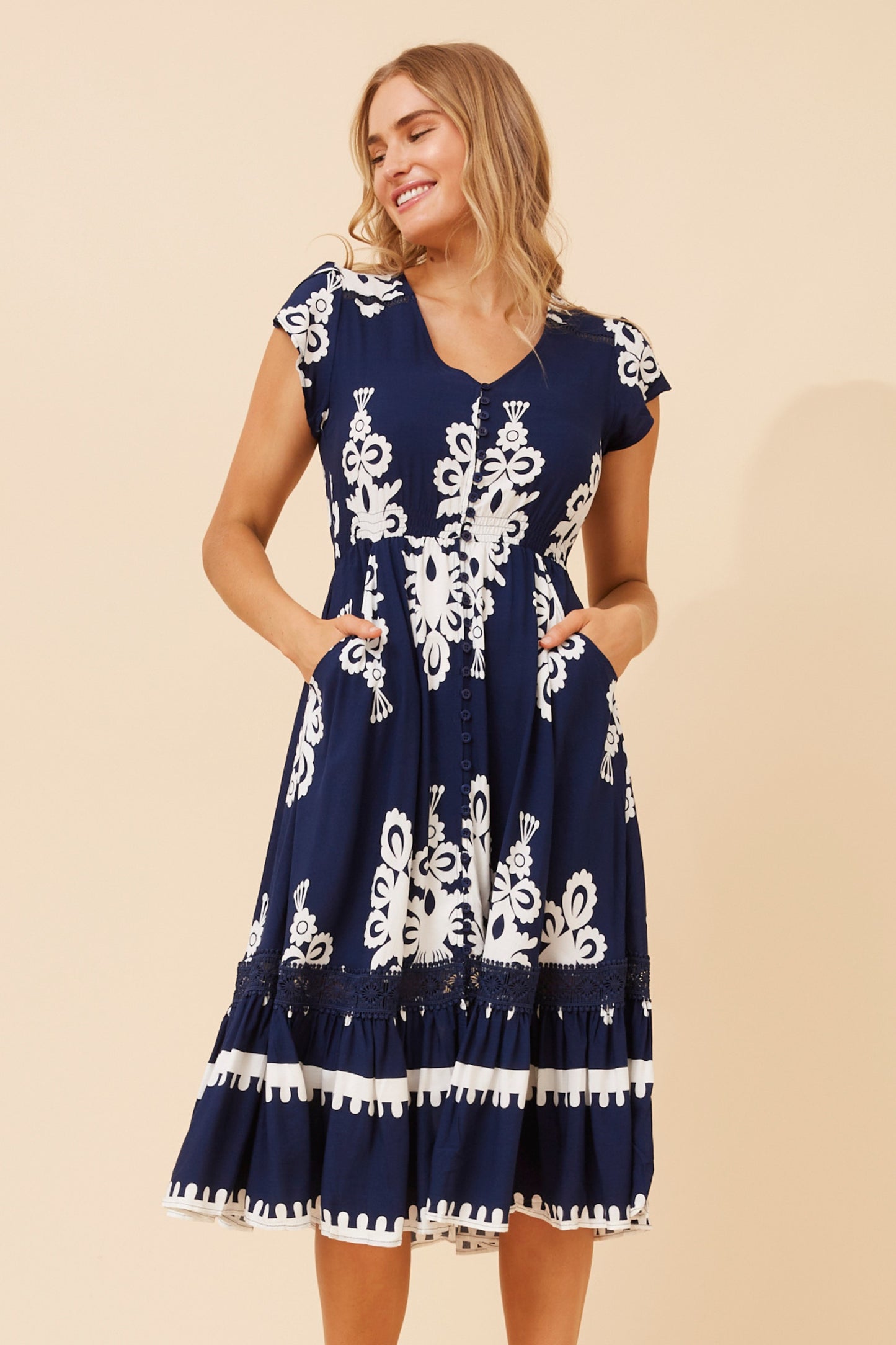 Serena Floral Midi Dress - D523029