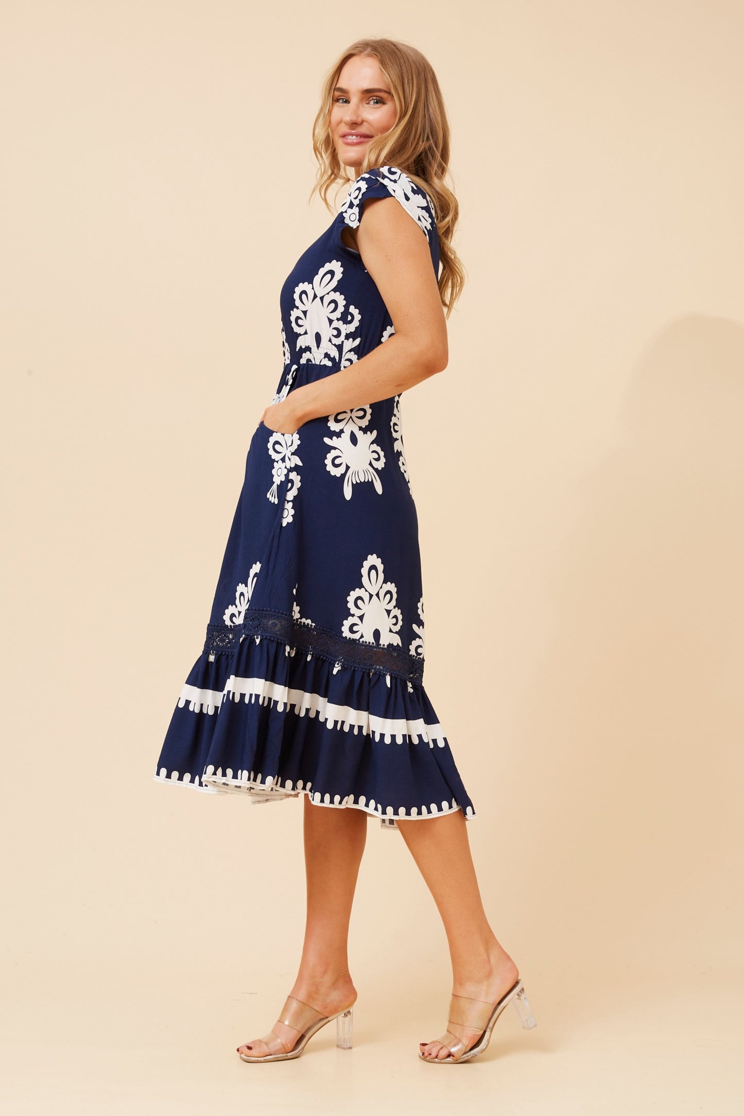Serena Floral Midi Dress - D523029