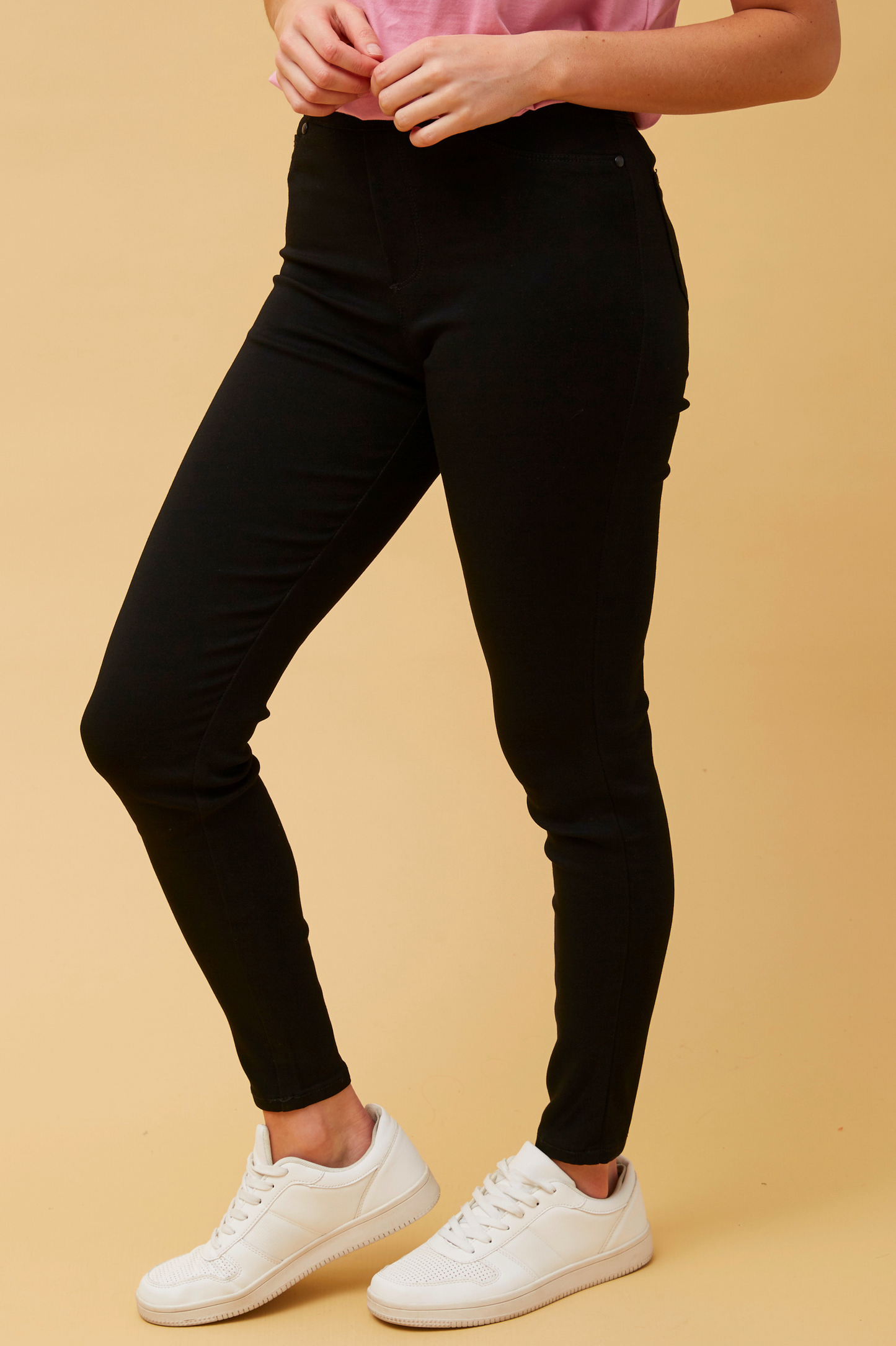 Sally Stretchable Skinny Pants Black P502564