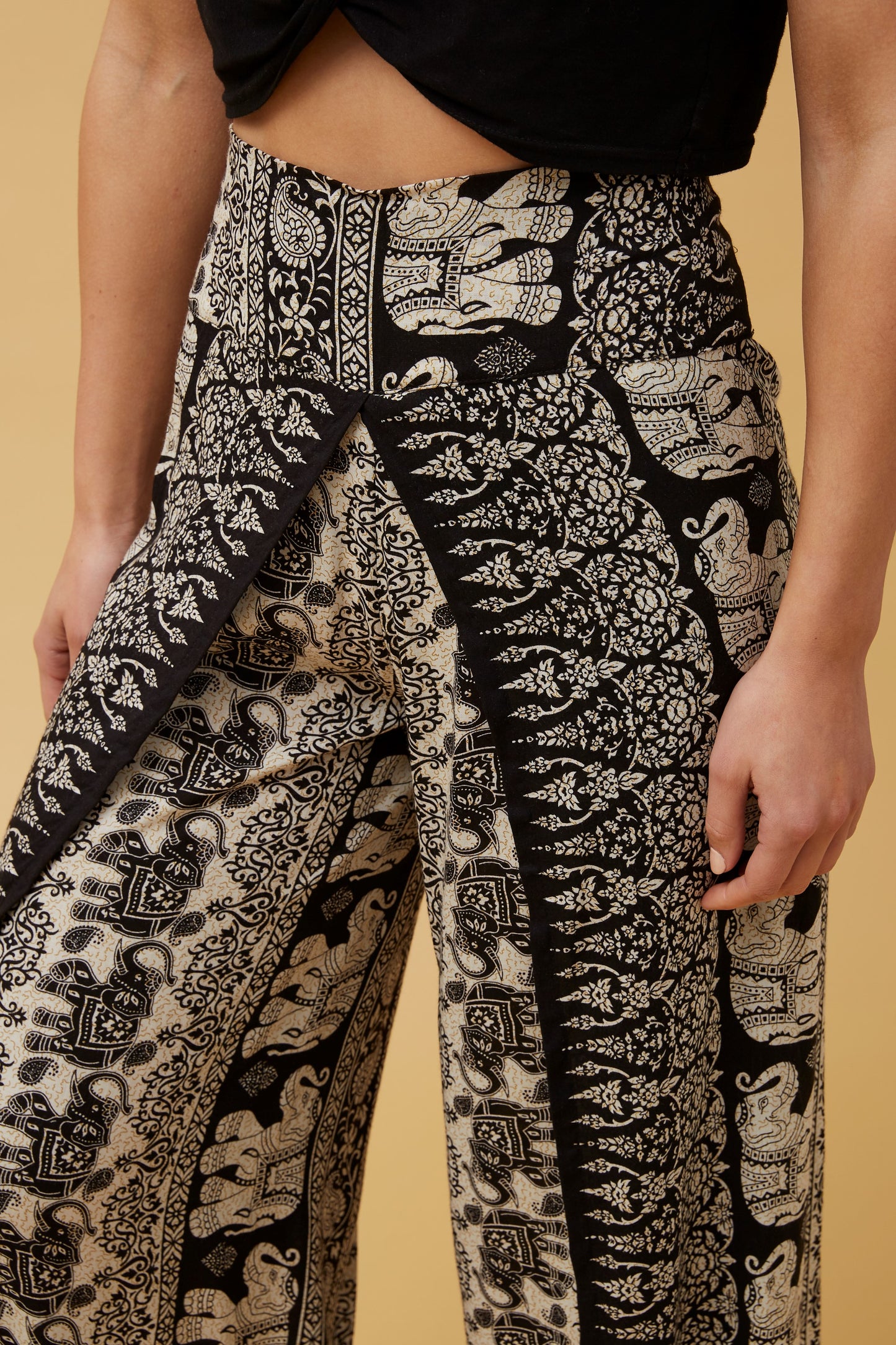 Elephant Printed Pant P513913- Black