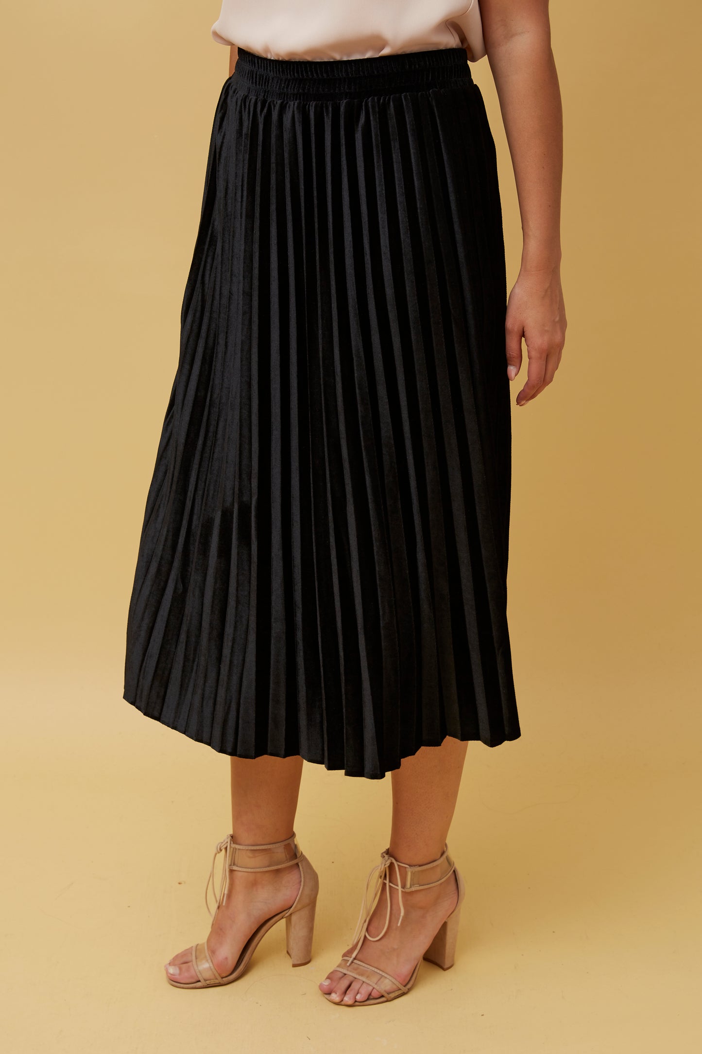 Cory Pleated Midi Black Skirt S51264