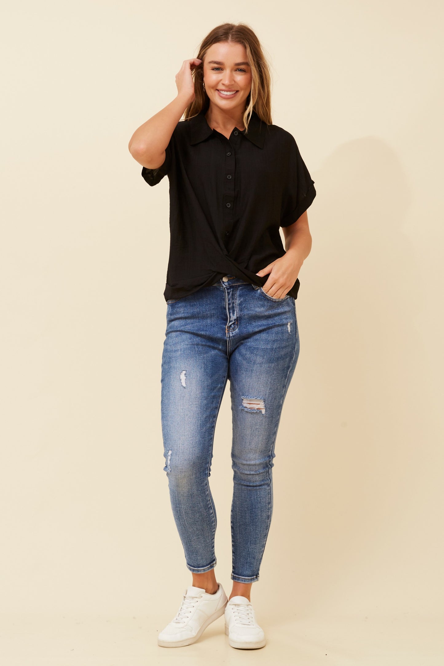 Tia Short Sleeve Shirt - Black T732029